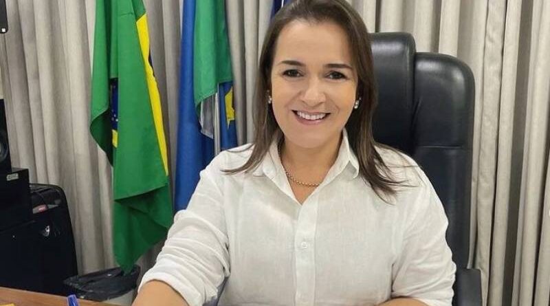 Juiz vê falta de fatos concretos e provas robustas de dano e rejeita ação de R$ 2 bi contra Adriane