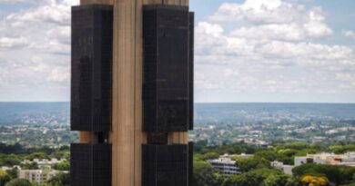 Selic: em tom duro, Copom cita risco fiscal e não descarta nova alta