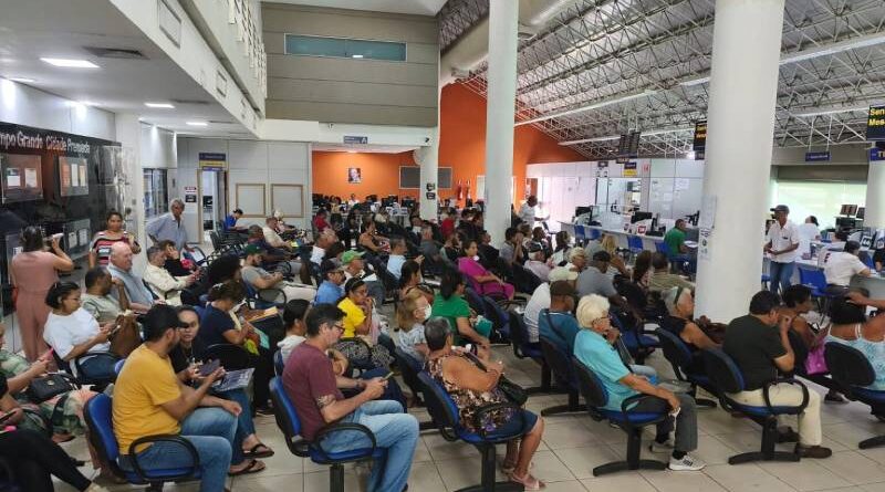 Em meio a buracos e confusões, população recorre a parcelamento para pagar IPTU