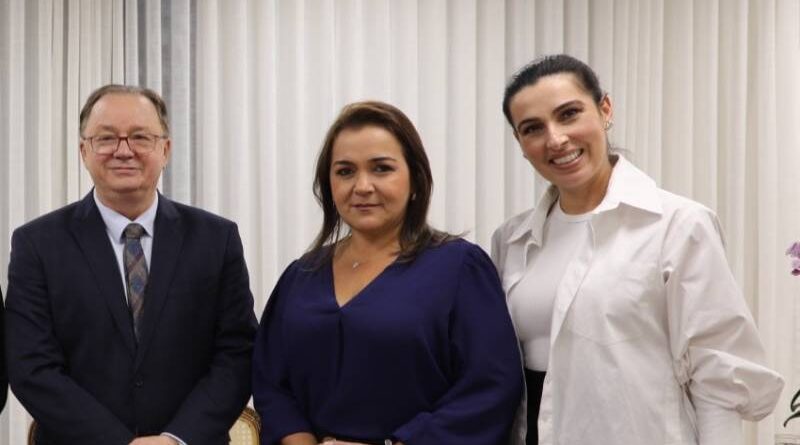 Secretário pastor prevê calote de R$ 800 mi e Adriane pressiona TJ para retomar tarifaço no IPTU