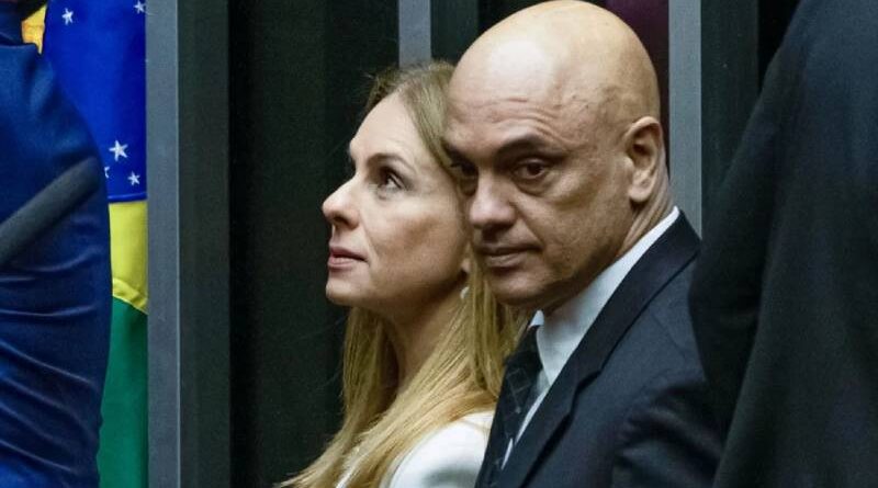 PF prepara relatório sobre menções a Moraes no celular de Vorcaro