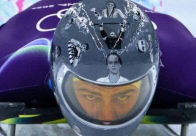 Atleta é eliminado após usar capacete em homenagem a ucranianos mortos na guerra