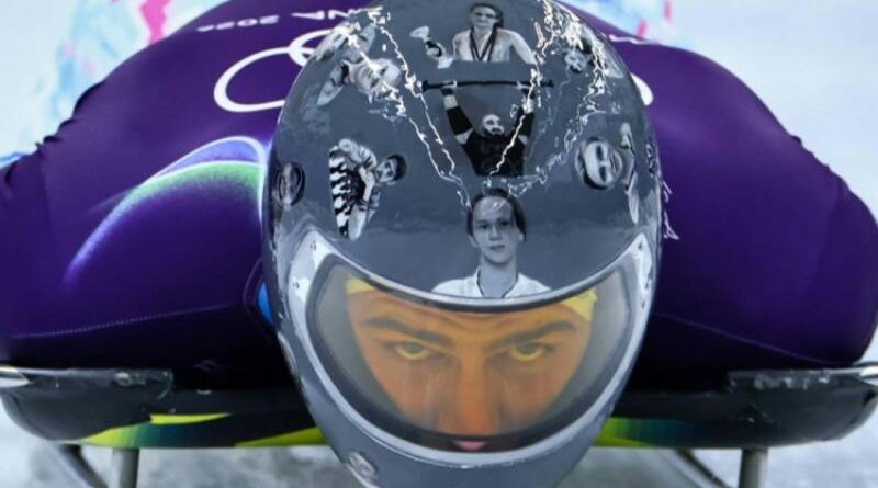 Atleta é eliminado após usar capacete em homenagem a ucranianos mortos na guerra