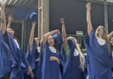Mulheres lideram alta de quase 88% nos diplomas de ensino superior em MS, mas disparidades salariais e raciais persistem Mulheres lideram alta de quase 88% nos diplomas de ensino superior em MS, mas disparidades salariais e raciais persistem