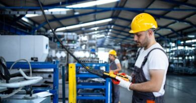 Fim da escala 6×1 elevaria custo na economia em até R$ 267,2 bi por ano, diz CNI