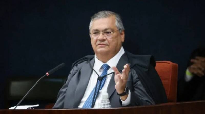 Magistrados criticam decisão sobre penduricalhos e falam em greve Magistrados criticam decisão sobre penduricalhos e falam em greve