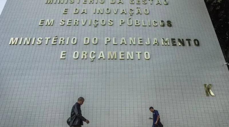 Governo vai discutir auxílio-nutrição para servidor aposentado