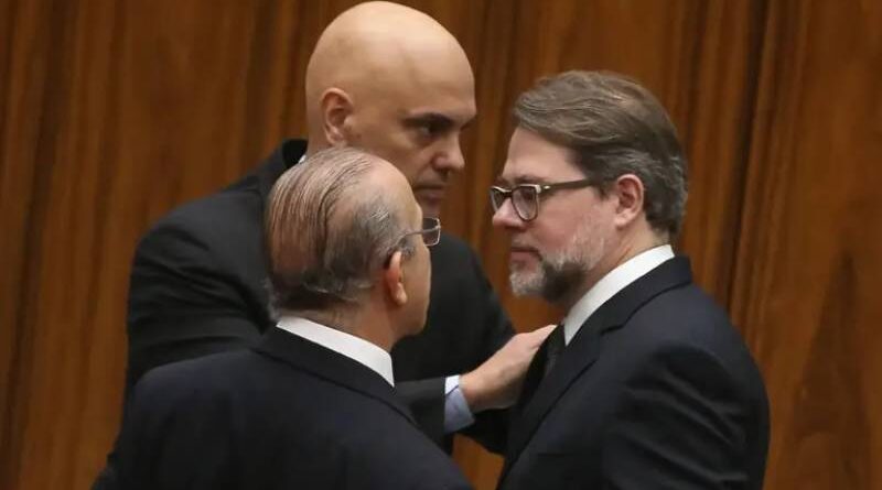 Artigo de famosa revista britânica aponta que senadores de direita podem usar o tema para tentar destituir ministros da Corte Artigo de famosa revista britânica aponta que senadores de direita podem usar o tema para tentar destituir ministros da Corte