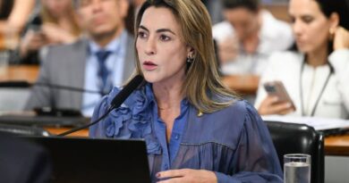 Próxima de Lula, Soraya vota contra quebra do sigilo bancário de filho do presidente em CPMI Próxima de Lula, Soraya vota contra quebra do sigilo bancário de filho do presidente em CPMI