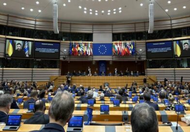 UE reage aos 4 anos de guerra com demonstrações de apoio à Ucrânia