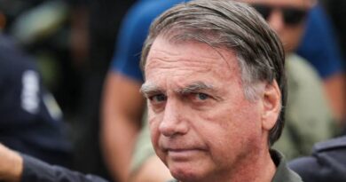 Bolsonaro completa 24 horas em UTI sem previsão de alta