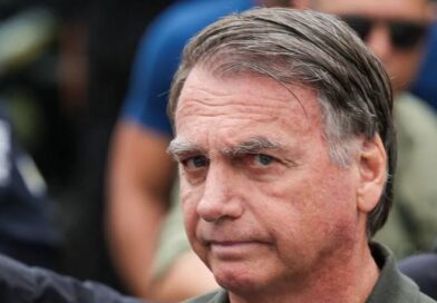Bolsonaro completa 24 horas em UTI sem previsão de alta