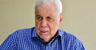 Juiz marca para maio interrogatório de André e ex-secretária sobre desvios na compra de livros