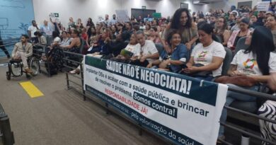 Após censura, prefeita “missionária” ameaça servidores para impedir protesto