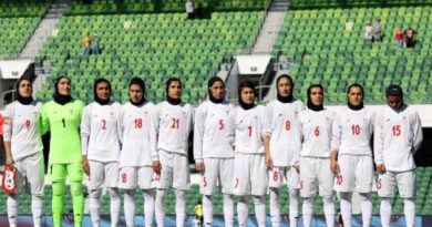 Austrália dá asilo a 5 jogadoras iranianas após protesto durante hino