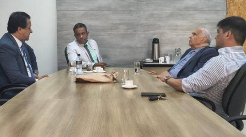 Diretoria do Sinpol/MS recebe deputado Londres Machado e presidente da Adepol para tratar de demandas da Polícia Civil