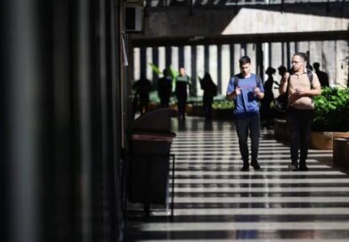 Greve de servidores atinge ao menos 51 universidades federais