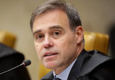 Mendonça pede vista e suspende julgamento de Eduardo por difamação