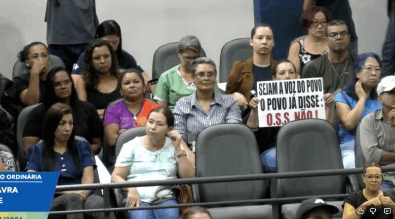 Projeto de terceirização da saúde recebe emendas e votação é adiada na Câmara