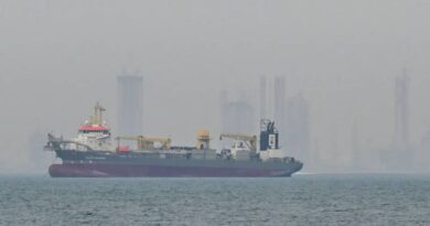 Tráfego em Ormuz volta a ficar paralisado após novo bloqueio do Irã