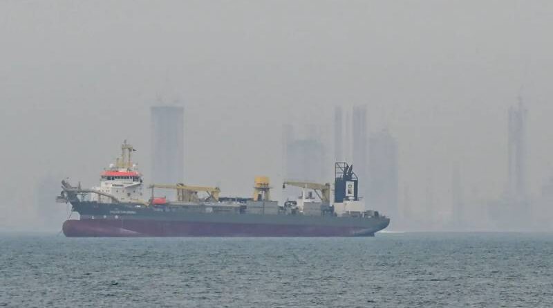 Tráfego em Ormuz volta a ficar paralisado após novo bloqueio do Irã