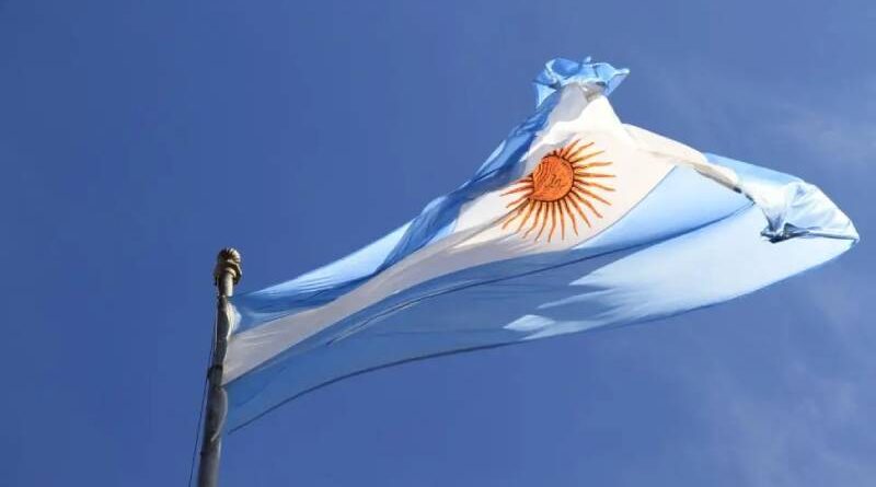 Pobreza na Argentina cai 9,9 pontos em um ano e tem menor nível desde 2018