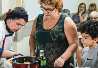 No Abril Azul, Cozinha Experimental realiza oficina de culinária funcional para famílias atípicas