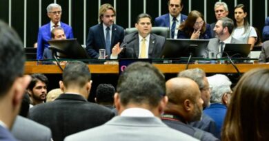Congresso derruba veto de Lula ao PL da Dosimetria, e Bolsonaro será beneficiado