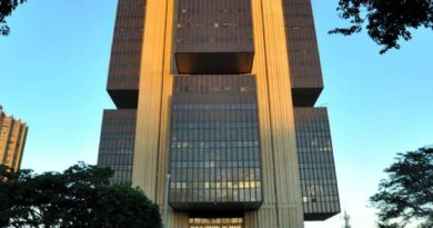 Dívida pública sobe a 79,2% e pode manter juros altos no Brasil