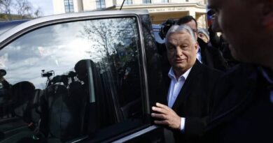Orbán admite derrota em eleição após 16 anos no comando da Hungria Orbán admite derrota em eleição após 16 anos no comando da Hungria