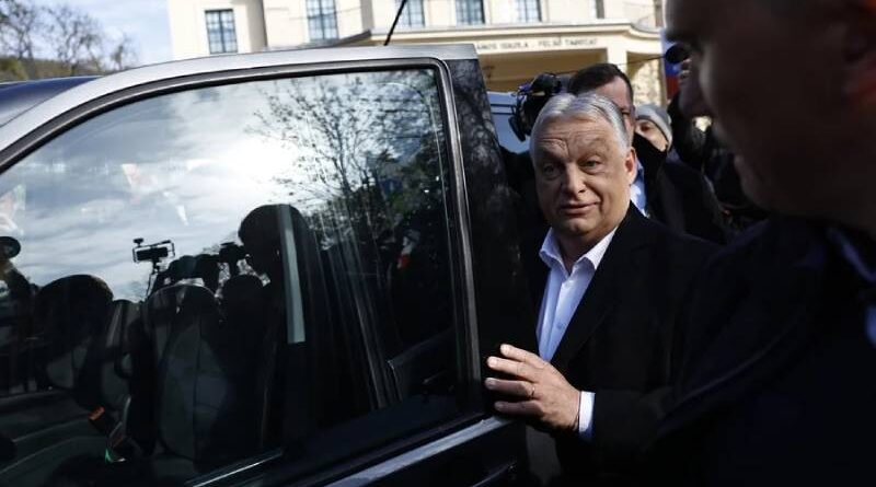 Orbán admite derrota em eleição após 16 anos no comando da Hungria Orbán admite derrota em eleição após 16 anos no comando da Hungria
