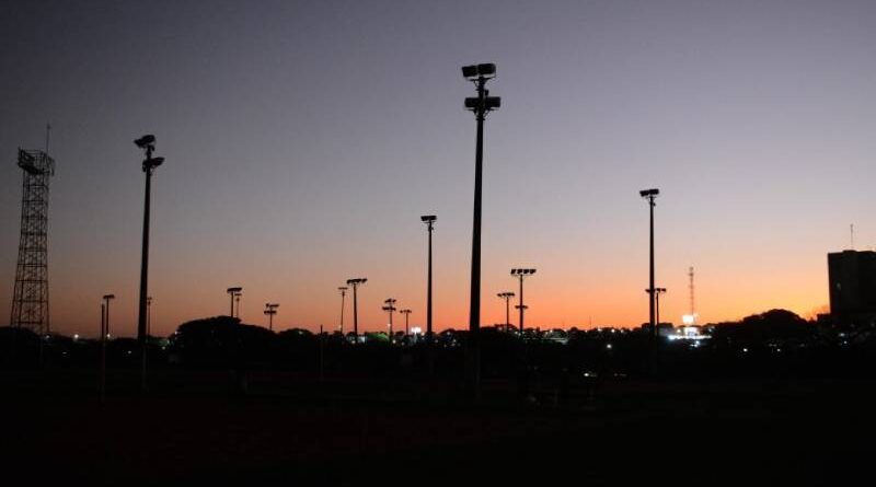 Apesar de ruas escuras e corrupção, taxa de iluminação pública é a mais cara do País