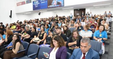 Mesmo após fim de prazo, categorias pressionam por reajuste Mesmo após fim de prazo, categorias pressionam por reajuste