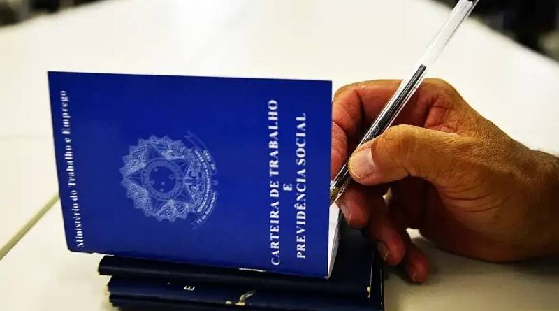 Fim da escala 6×1: base governista propõe corte de 2 horas já para este ano Fim da escala 6×1: base governista propõe corte de 2 horas já para este ano