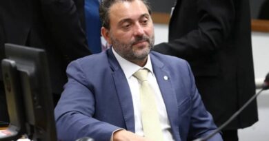 Deputado do PP usa dinheiro da Câmara para alugar escritório da tia