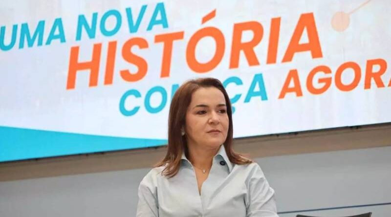Com 0% aos servidores, Adriane “esconde” salários após reajuste de até 34% ao 1º escalão