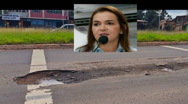 Buraco surgiu em recapeamento da Duque de Caixa em trecho da prefeitura, diz Agesul Buraco surgiu em recapeamento da Duque de Caixa em trecho da prefeitura, diz Agesul
