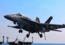 Caça F-18 dos EUA bombardeia navio do Irã que tentou furar bloqueio