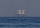 Irã diz ter atacado navio americano com 2 mísseis em Ormuz; EUA nega