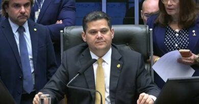 Alcolumbre promulga Lei da Dosimetria, que pode beneficiar Bolsonaro
