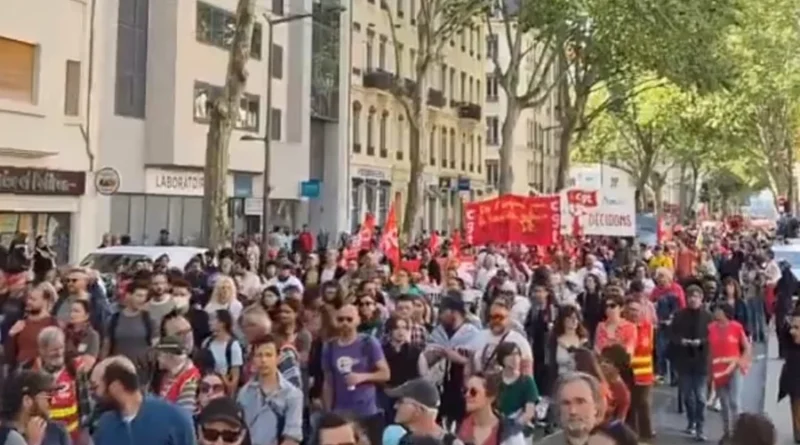 França: atos de 1º de Maio reúnem milhares de pessoas