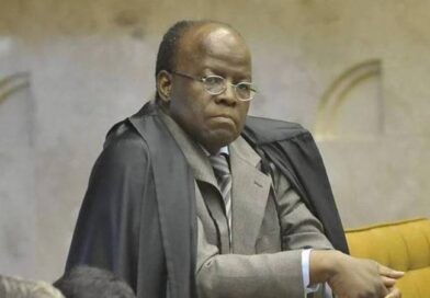 Joaquim Barbosa é confirmado como pré-candidato à Presidência do Brasil Joaquim Barbosa é confirmado como pré-candidato à Presidência do Brasil