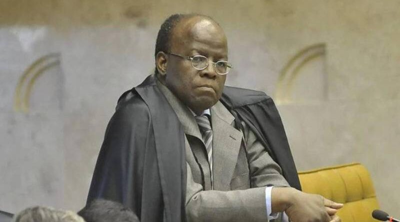 Joaquim Barbosa é confirmado como pré-candidato à Presidência do Brasil Joaquim Barbosa é confirmado como pré-candidato à Presidência do Brasil