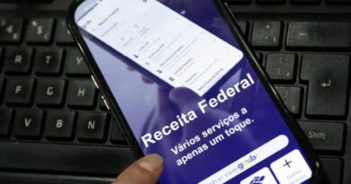 Receita paga nesta sexta maior lote de restituição do IR da história