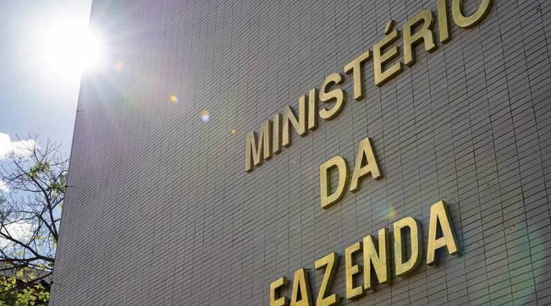 Fazenda sobe previsão da inflação para 4,5% e mantém PIB em 2,3% Fazenda sobe previsão da inflação para 4,5% e mantém PIB em 2,3%