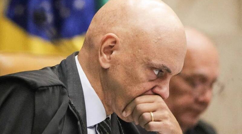 Moraes suspende aplicação da Lei da Dosimetria Moraes suspende aplicação da Lei da Dosimetria