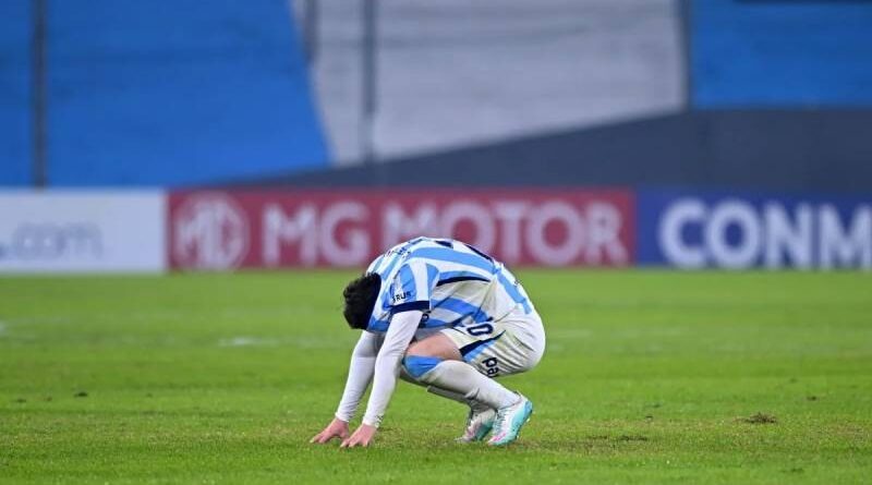 Gol bizarro sofrido pelo Racing leva Botafogo às oitavas da Sul-Americana