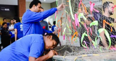 Alunos da Apae participam de atividade na Galeria de Artes Visuais do Festival