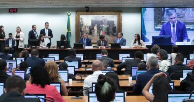 CCJ da Câmara tenta avançar com análise de PEC que reduz maioridade penal CCJ da Câmara tenta avançar com análise de PEC que reduz maioridade penal