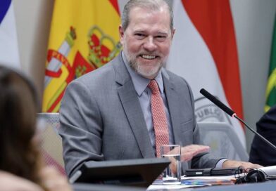 Em sigilo, Toffoli concede liminar e livra Reinaldo de ação pela propina de R$ 67,7 milhões da JBS